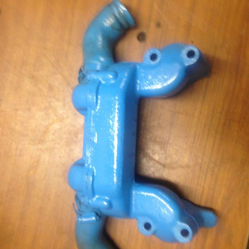 Chriscraft cylinder block water inlet fitting 16.20-08318 307q 327q 350q