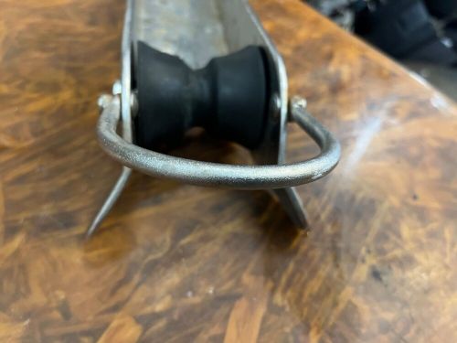 Windline anchor roller urm4 18" x 3 1/2" for baots up to 35' anchor 13-28 lbs