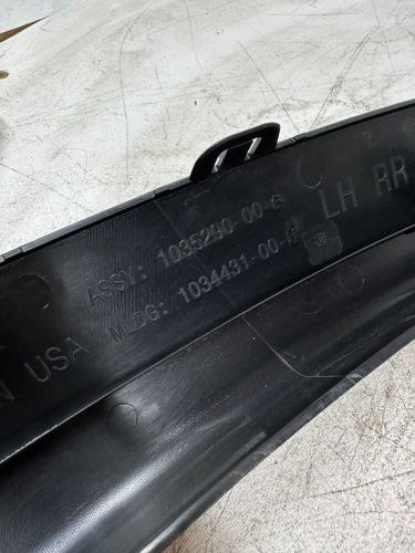 Oem 2016-2020 tesla model x rear left fender flare wheel molding 1035290-00-g