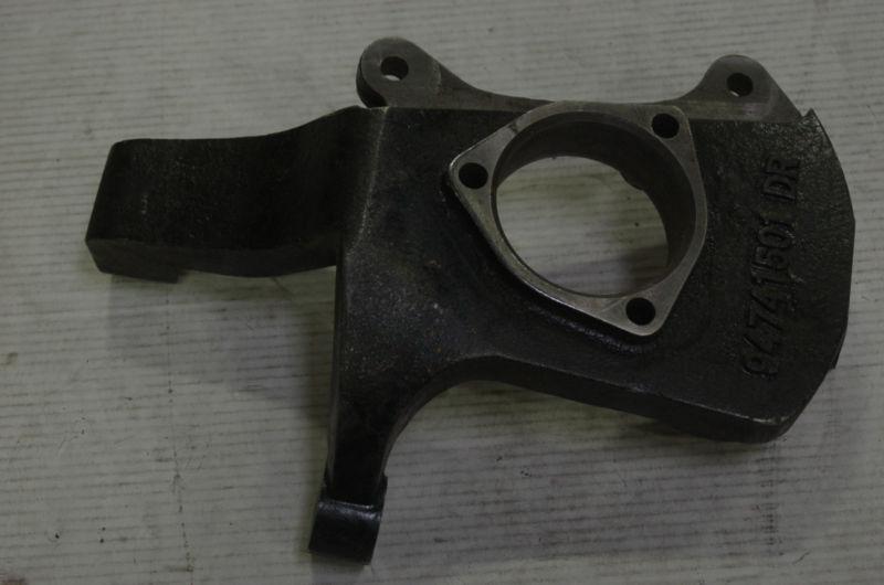 Sd94741501 99-06 gm 1500 driver side lift knuckle