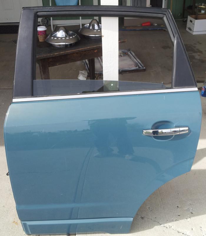 2010 saturn vue oem rear drivers side  door complete, 22854756 96624297