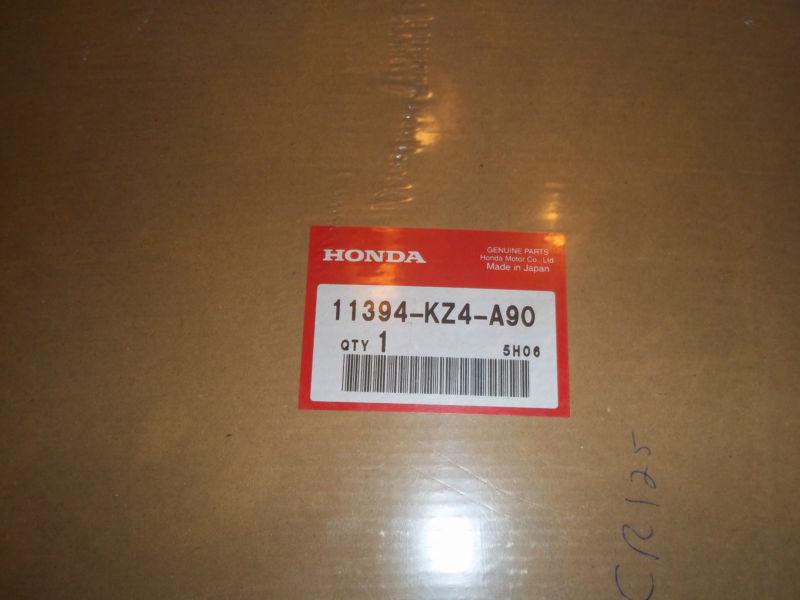 11394-kz4-a90 cr125r cr 125r right cover gasket