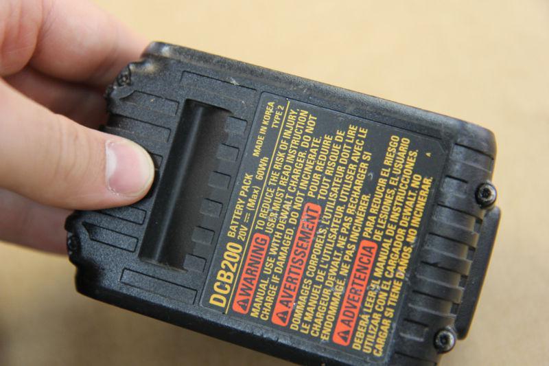 DeWalt DCB101 12V-20V Max Li-Ion Battery Charger and 20v Battery, US $94.99, image 3