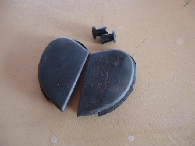 2001 triumph tt 600 rear back tail fairing rubber handle cover insert