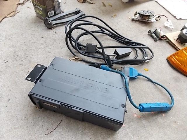 Mercedes benz alpine chm-s601 cd changer + magazine + mercedes adapter