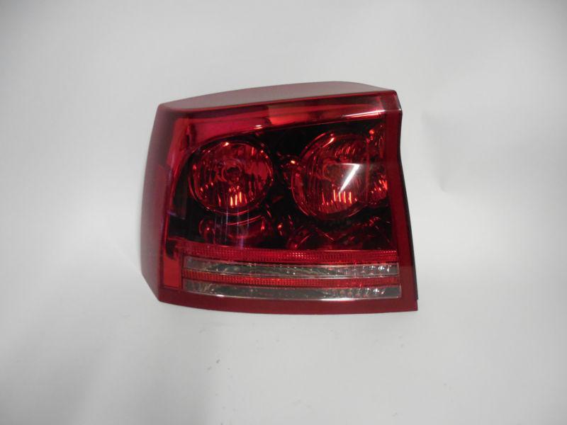 06 07 08 dodge charger left tail light nice!