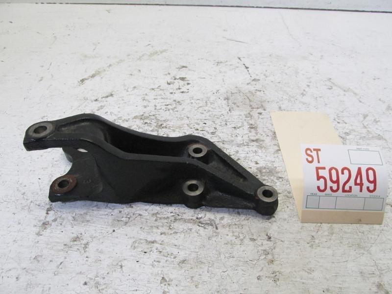 03 04 05 buick century custom 3.1l 6cyl left side engine strut mounting bracket