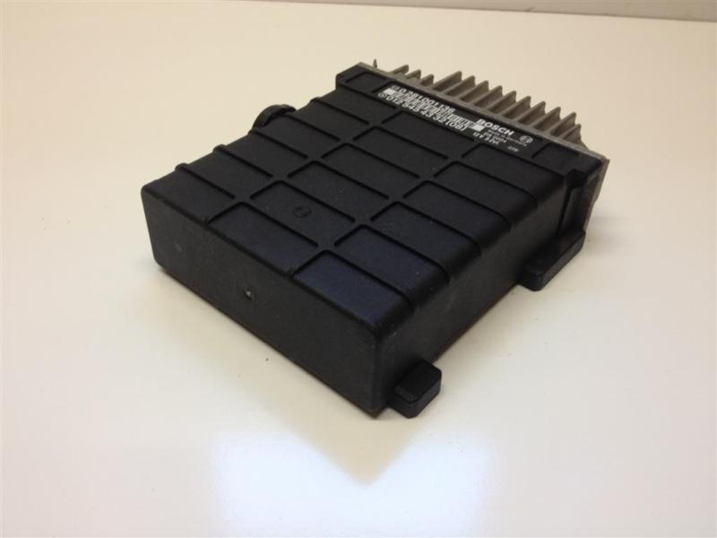 Mercedes w124 1990-1993 300d 2.5 liter turbo engine control unit ecu 0281001136