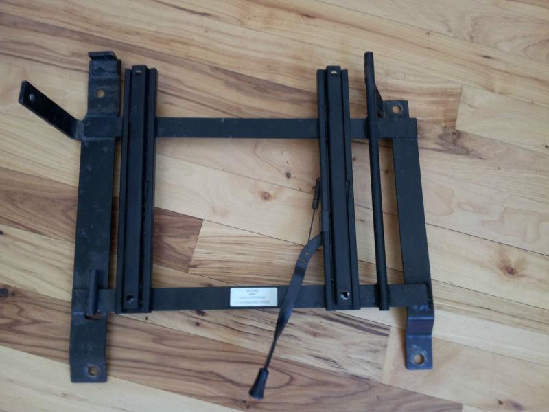 Eclipse 2000 - 2005 wedge engineering corbeau driver side racing seat bracket