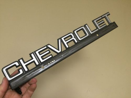 A5m8  chevy chevrolet tahoe badge script emblem truck suv oem gm