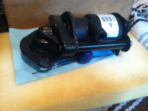 New in box evinrude johnson fuel injector #5004476