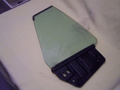 1968-71 lincoln mark iii rear qtr.window glass,pass side good used