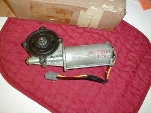 Nos mopar 1972-3 full size wagon tailgate window motor