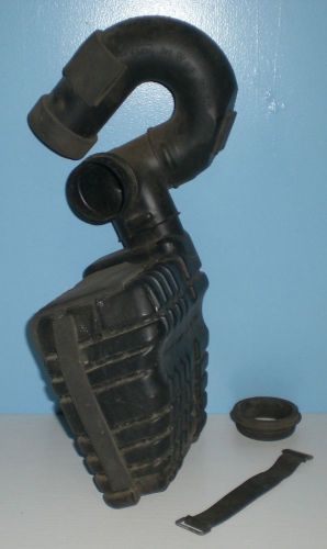 94 geo metro air intake chamber resonator assembly 30011653