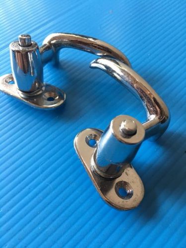 Datsun 620 720 pickup truck quarter vent window handle lock (lh rh)