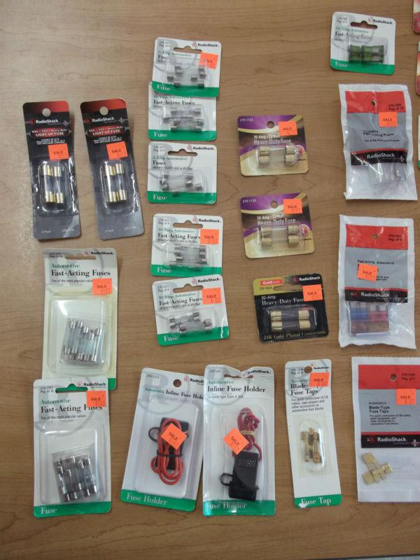 Large Lot of RadioShack Automotive / Car Fuses / Fuse Holders, 40 packages, US $30.00, image 2