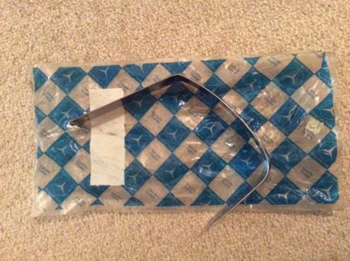 Abdeckung spange  hinten neu o.e mercedes heckflosse w111 w112
