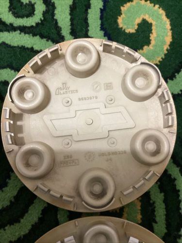 Chevrolet Colorado center cap 2004-2009 part number 9593979 Repainted 4pcs, US $90.00, image 4