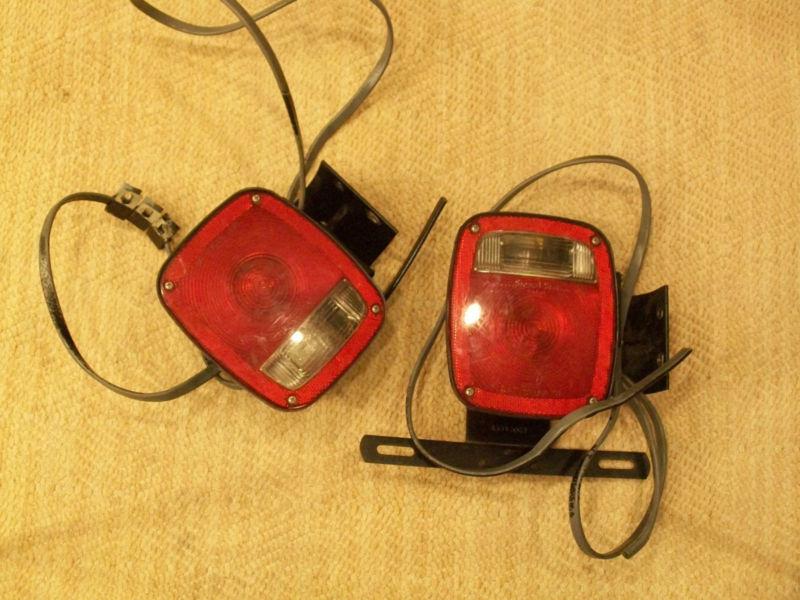 Set of 2 vintage signal stat 9070 sae stair 71 trailer lamps d.o.t. w/mountings