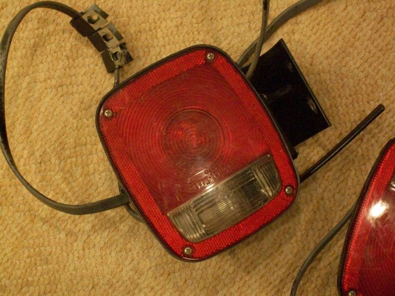 Set of 2 Vintage Signal Stat 9070 SAE STAIR 71 Trailer Lamps D.O.T. w/Mountings, US $6.99, image 2