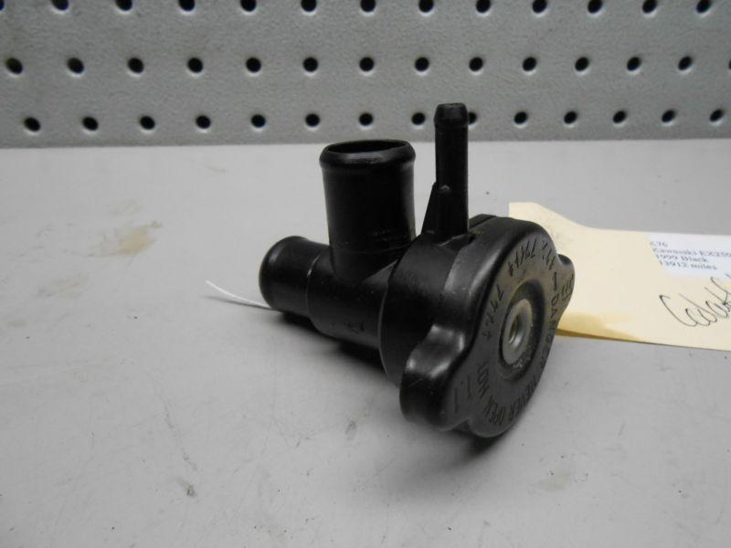 K76 kawasaki ex250 ex ninja 250 250r 1999 coolant filler inlet w cap