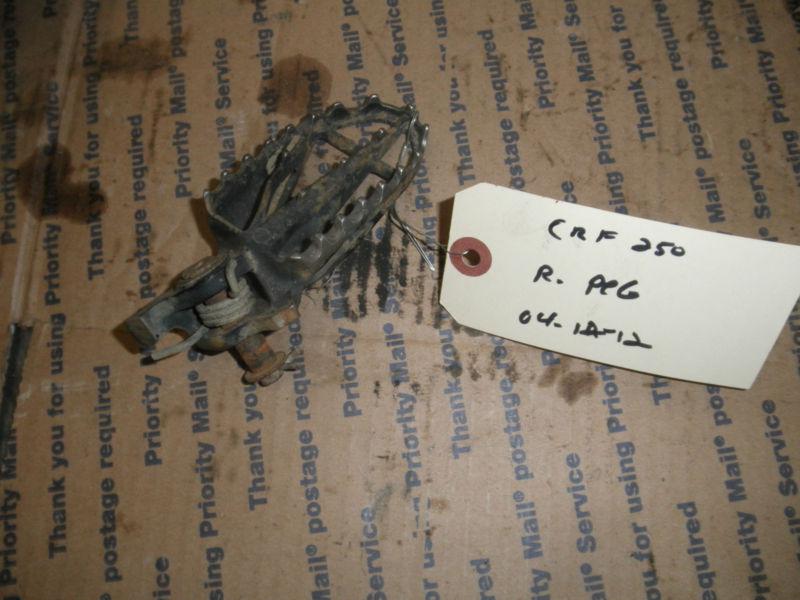 Honda crf250r   right footpeg & spring 