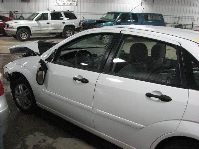 2004 ford focus tail lamp light left