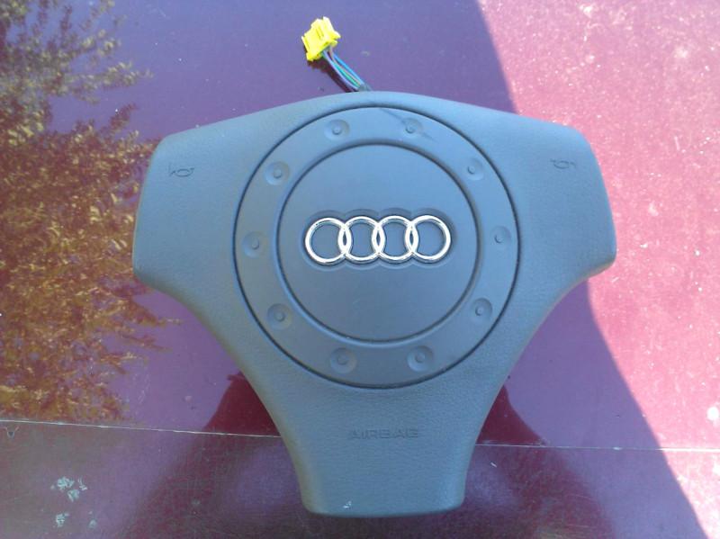 Find 1999 Audi A4 airbag in Denver, Colorado, US, for US 50.00