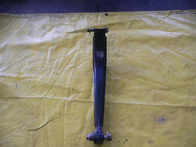 2004 subaru legacy outback rear  lower control arms leftand right 