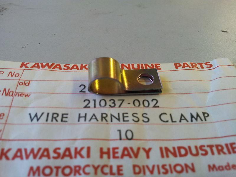 Kawasaki f11 73-75 f11m -73 f6 71-73 wiring harness clamp 21037-002 nos