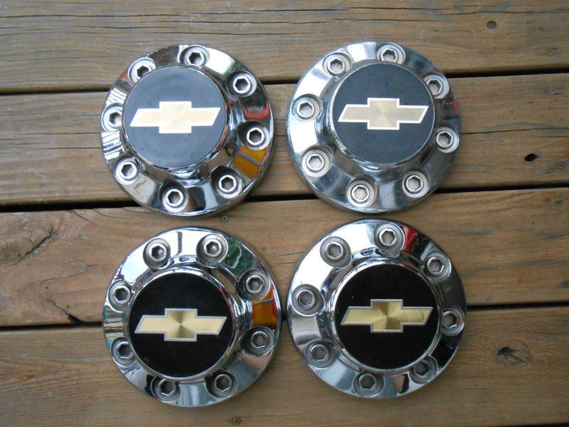 Sell 19881999 Chevrolet Truck 2500 3500 Suburban 8 Lug Center Caps