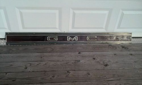 Gmc pickup tail gate trim/bezel oem (wood grain) 1967-1972