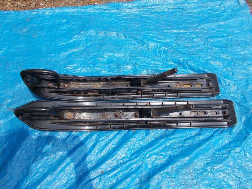 Skis / spindles off of a ski-doo grand touring