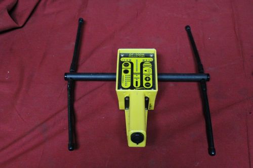 Seimac df-500n hand-held direction finder responds to cospas-sarst distress beac