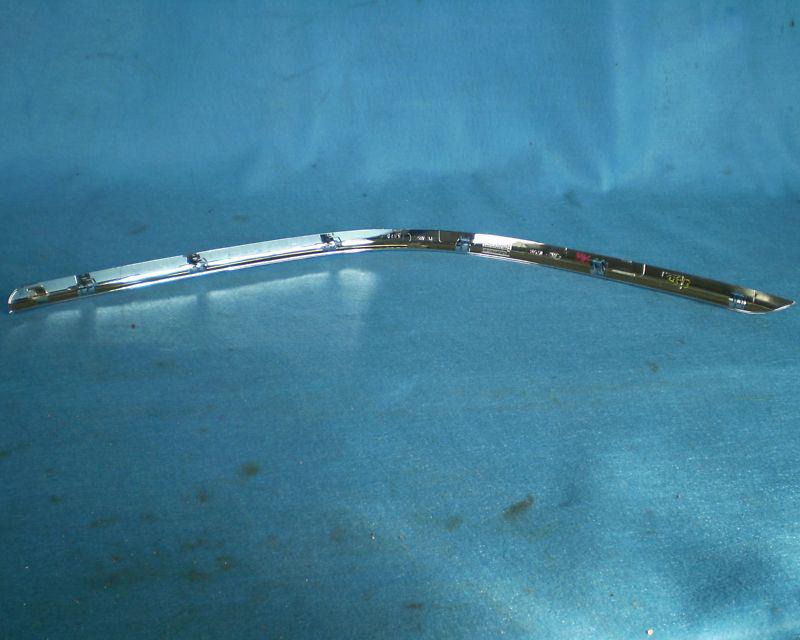 Sell 20032011 Lincoln Town Car RH Front Bumper Molding/Trim OEMNEWNOS in Mount Clemens