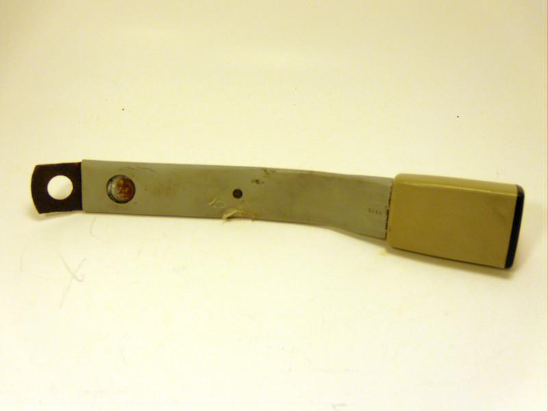 84 85 86 87 88 pontiac fiero passenger seat belt receiver light gray -- used