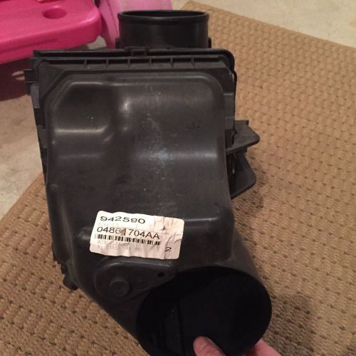 Charger/300 air cleaner 04861704aa