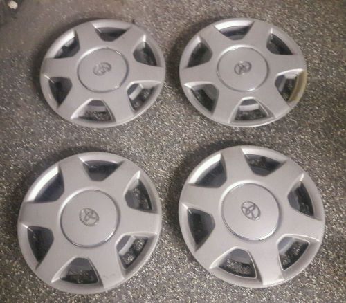 Toyota hubcaps 14'