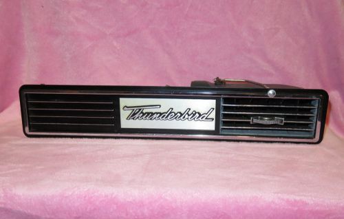 Original ford fomoco 1967 ford thunderbird chrome dash vent w/ emblem 67 68 69