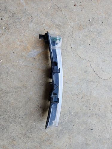 2011-2013 ford fiesta passenger side led parking running light ae83-13b220-a