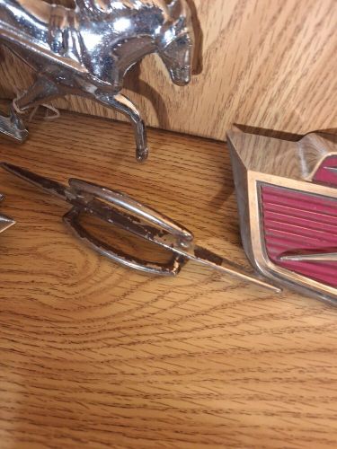 Hood car ornament lot-