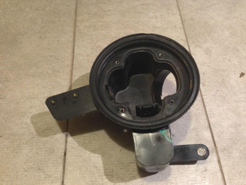 Gas fuel door lid frame mercedes ml320 ml430 w163 98 99 00 01 02 hinge bracket