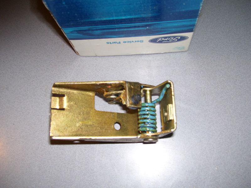 New 1974 ford mustang ii control link door assembly d4az-6521818-a.