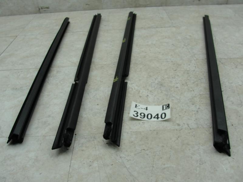 Sell 2007 08 G35 SEDAN DOOR INNER WINDOW GLASS TRIM MOLDING WEATHER