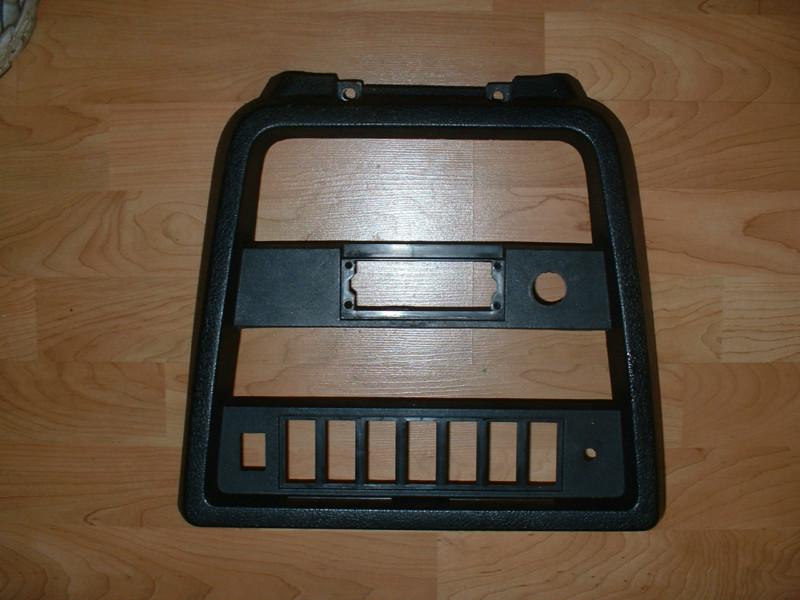 Volvo center console, around heater/ac  142 144 145 164 242 244 245 262 264 265