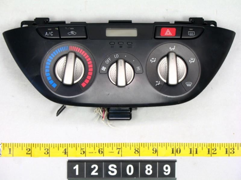 Sell 01 RAV4 Temperature climate control AC heat unit panel switch 12S089 in San Marcos, Texas