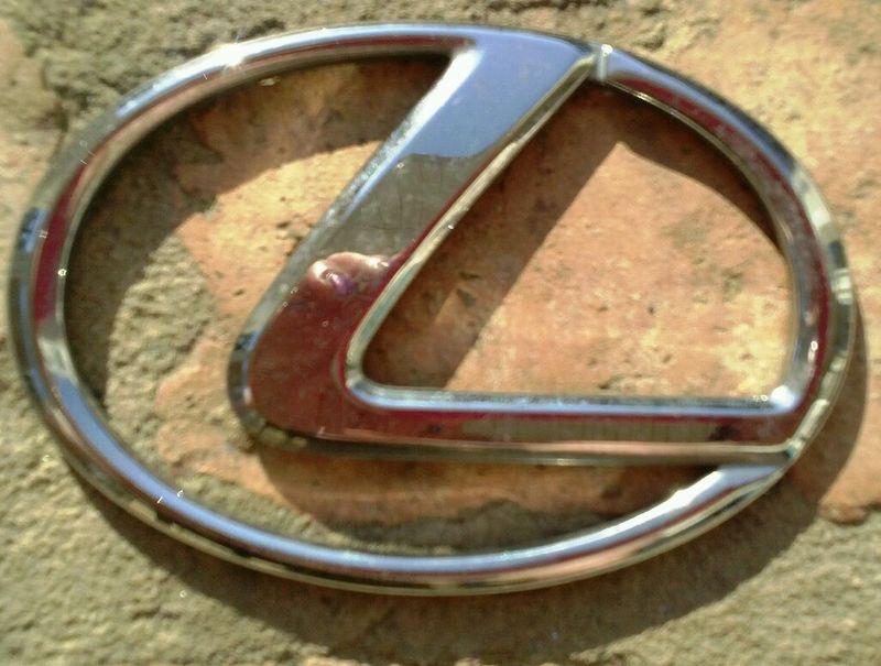 Chrome plated lexus suv grill emblem