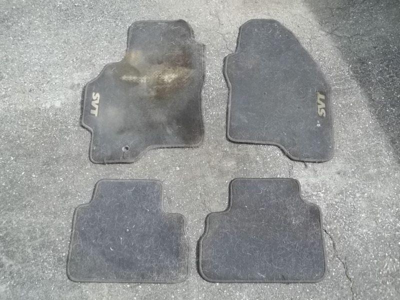 2000 ford svt logo contour floor mats fronts and rear needs cleaning