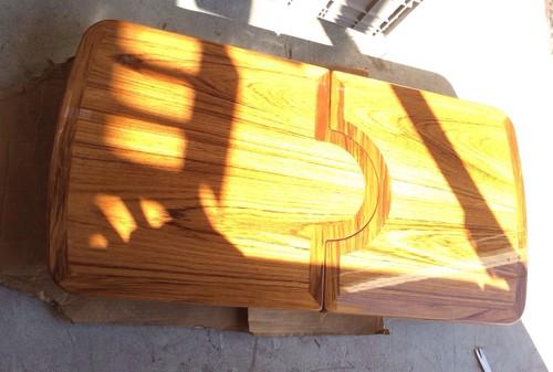 Glossy boat table 