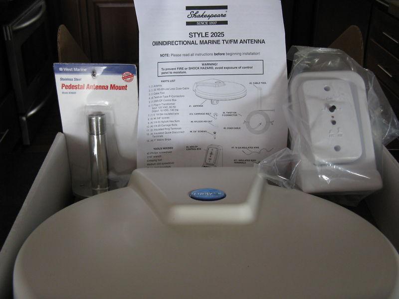 Shakespeare 2025 hdtv antenna with gain control and ss mount